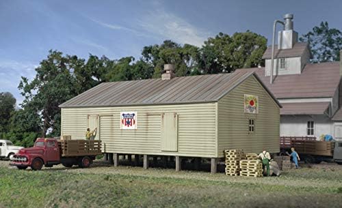 Walthers Cornerstone Co-Operative Storage Shed on Pilings 933-3230 N Scale Model Railroad - Structure Kit