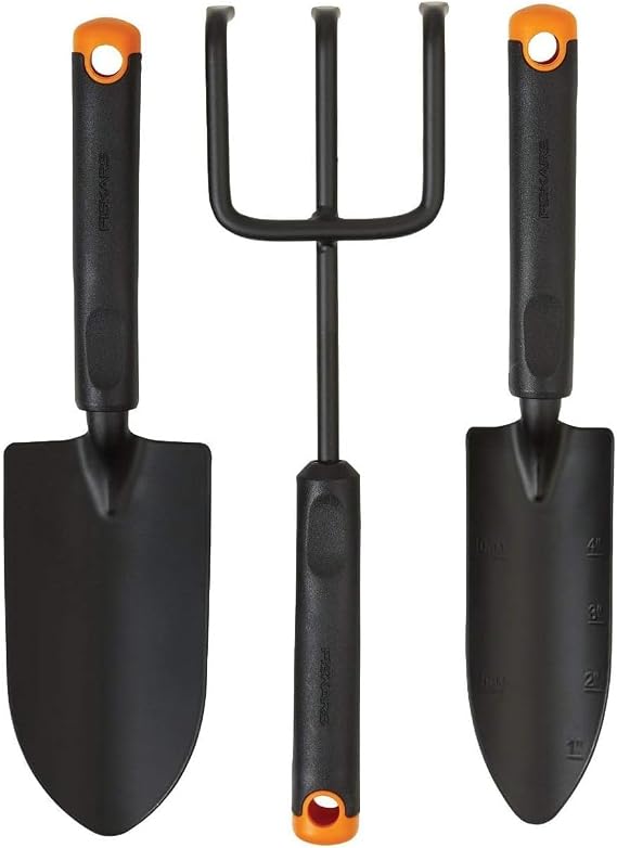 Fiskars 3-Piece Garden Tool Set with Trowel, Transplanter & Cultivator