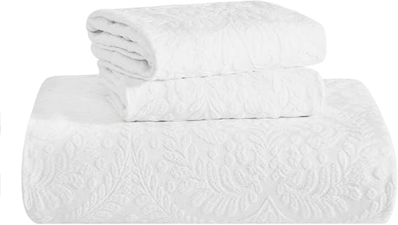 Superior Aspen Cotton Blend 3 Piece Bedspread Set, Oversized Bedspread, 2 Pillow Shams, Medium Weight Blanket, Home Bed Decor, Floral Scalloped, Matelasse Coverlet, Bedding Essential, Queen, White