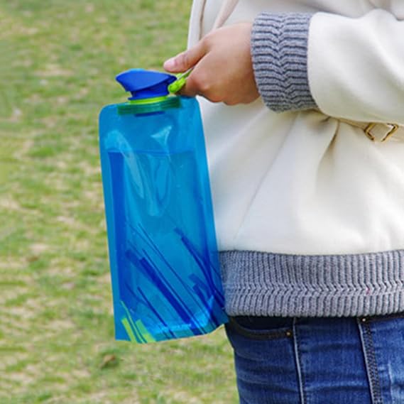 Collapsible Water Bottle - Easy to fold drinking water bottle, flexible and reusable water bottle for hiking, travel, adventure, 700ml or hook designed to connect to belt