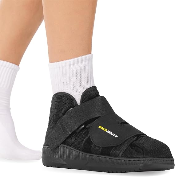 BraceAbility Closed Toe Medical Walking Shoe - Kids Lightweight Broken Toe Cast Boot, Fractured Foot Brace for Metatarsal Stress Fracture, Post-op Bunion, Surgery Recovery for Boys and Girls (XS)