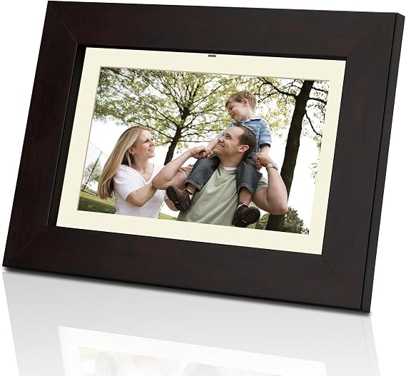Coby DP702 7-Inch Widescreen Digital Photo Frame (Woodgrain)