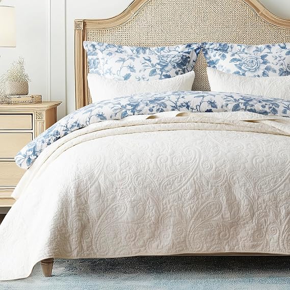 EVERGRACE 100% Cotton Paisley Quilt Set, King Size 3 Piece Set Prewashed Lightweight Bedspread with 2 Shams, Soft & Breathable Matelasse-Style Quilted Coverlet, Ivory Cream