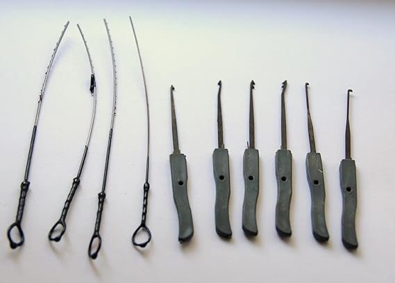 Broken key extractor set