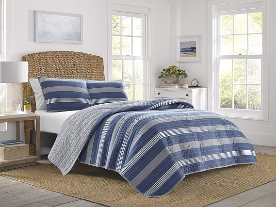Nautica Twin Quilt Set, Reversible Bedding with Matching Sham, Stripe Room Decor, Lightweight Bed Set, College Dorm Room Essentials (Saltmarsh Blue)