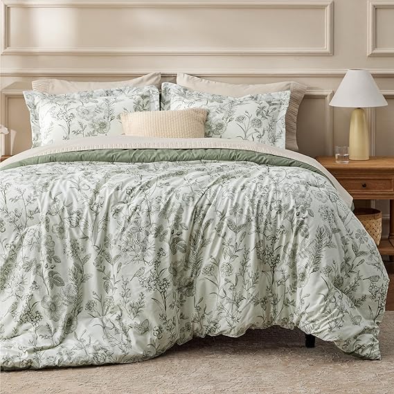 Bedsure Green Floral Queen Comforter Set, Breathable Cute Bedding 3 Pcs