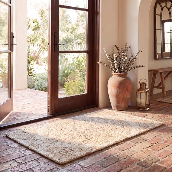 SAFAVIEH Abstract Collection Accent Rug - 2' x 3', Ivory & Beige, Handmade Wool, Ideal for High Traffic Areas in Entryway, Living Room, Bedroom (ABT346B)