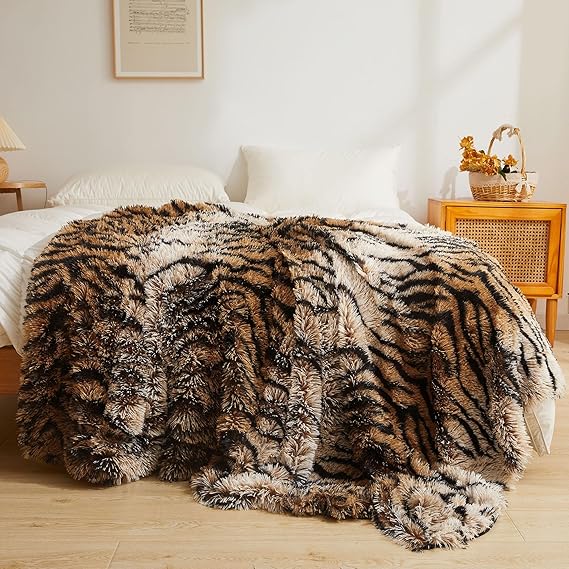 XeGe Luxury Faux Fur Blanket, Soft Tiger Print Big Fluffy Bed Blanket, Shaggy Plush Decorative Farmhouse Couch Throw, Furry Fuzzy Throw for Sofa Bed, Tiger Print Brown, Twin/Double